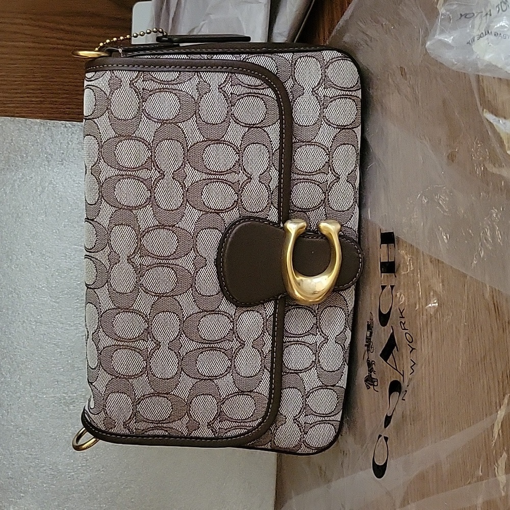 Coach Soft Tabby Oak/Maple Signature Brand New Never Used